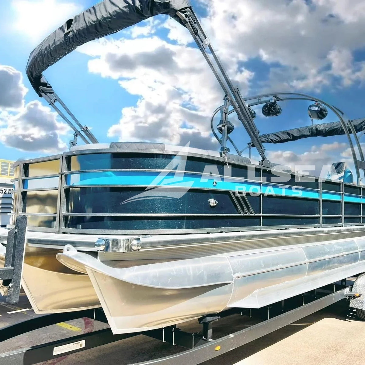 Factory Supply High Quality New Design Offshore Family Entertainment Luxury Yacht 22-27ft Aluminum Outboard High Speed Sale