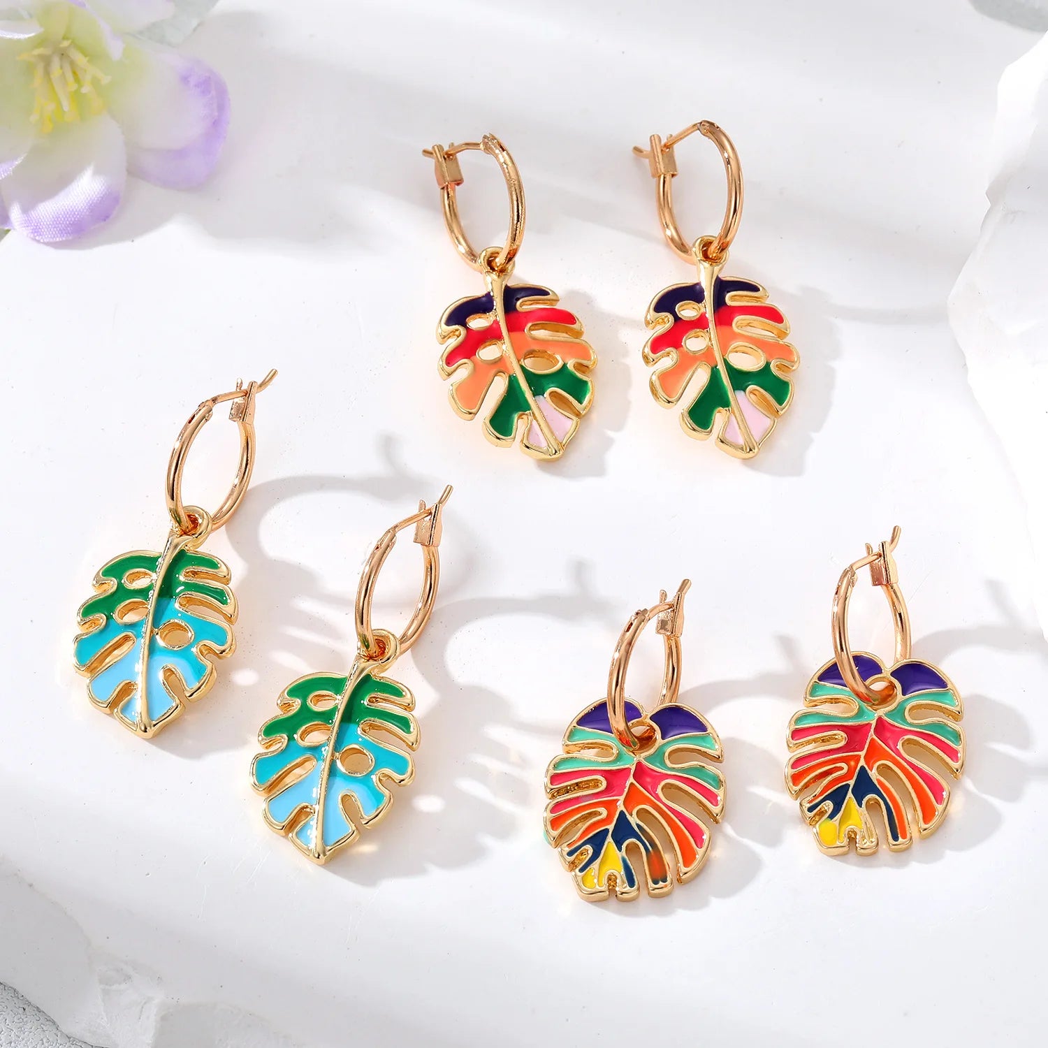 Boho Tortoise Shell Dangle Earrings Colorful Enamel Monstera Leaf Shaped Dangle Drop Earrings for Her