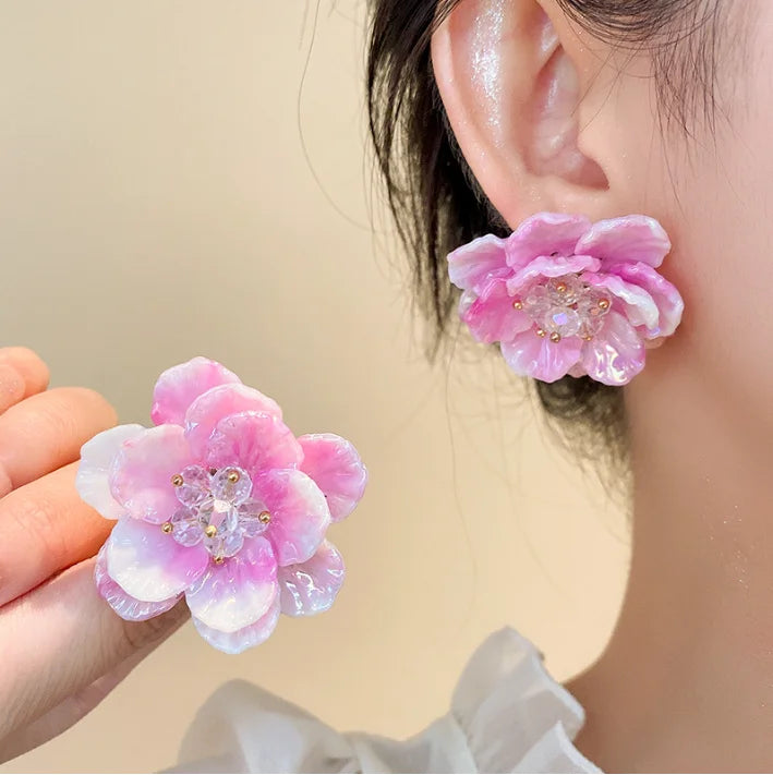 Korean Sweet pink Blue Color Resin Petal Fashion Gradient Acrylic Crystal Beads Flower Stud Earrings for Women Jewelry