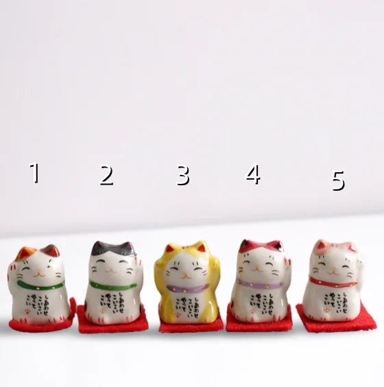 Japan Small Cute Tiny Low MOQ Cheap Price Gift  Funny Porcelain Japanese Ceramic Fortune Lucky Cat Maneki  Neko for Home Decor