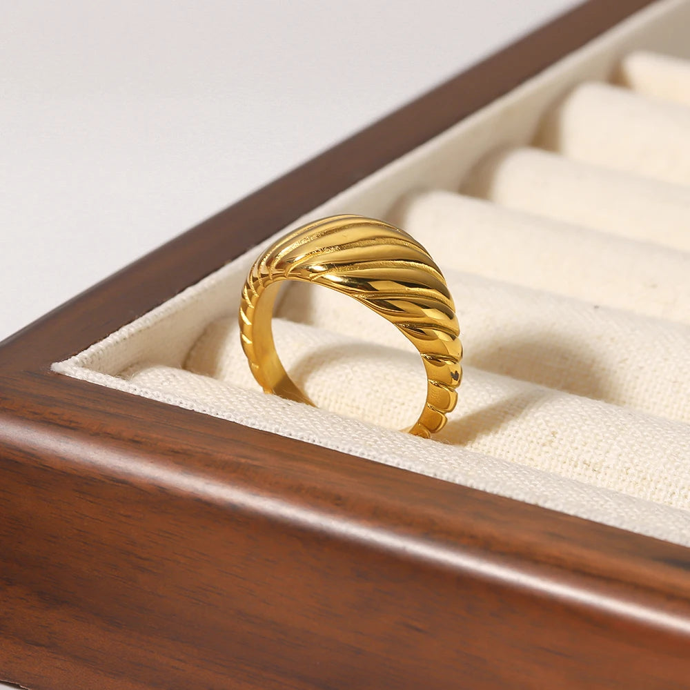 Chunky Stainless Steel Gold Vacuum Plating Minimalist Wide Band Croissant Metal Finger Rings for Ladies