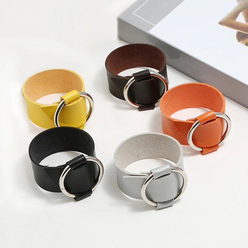 Ychon Factory Price Wholesale Modern Square Leather Black Napkin Rings for Wedding Table Decorations Customizable