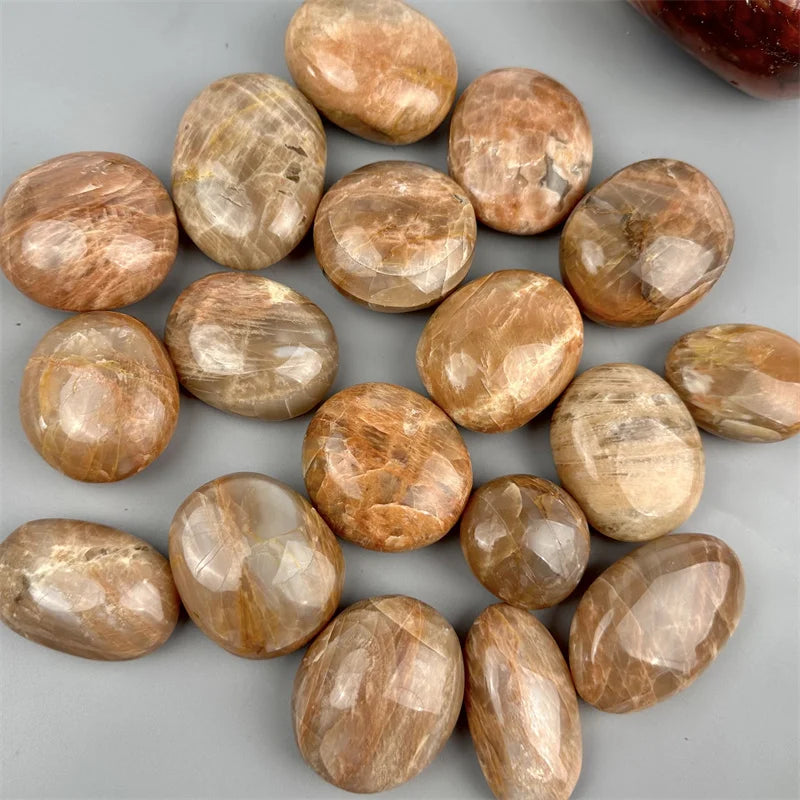 Big Discount Price Crystal Palms Polished Healing Stones Orange Moon Stone Palm for Power