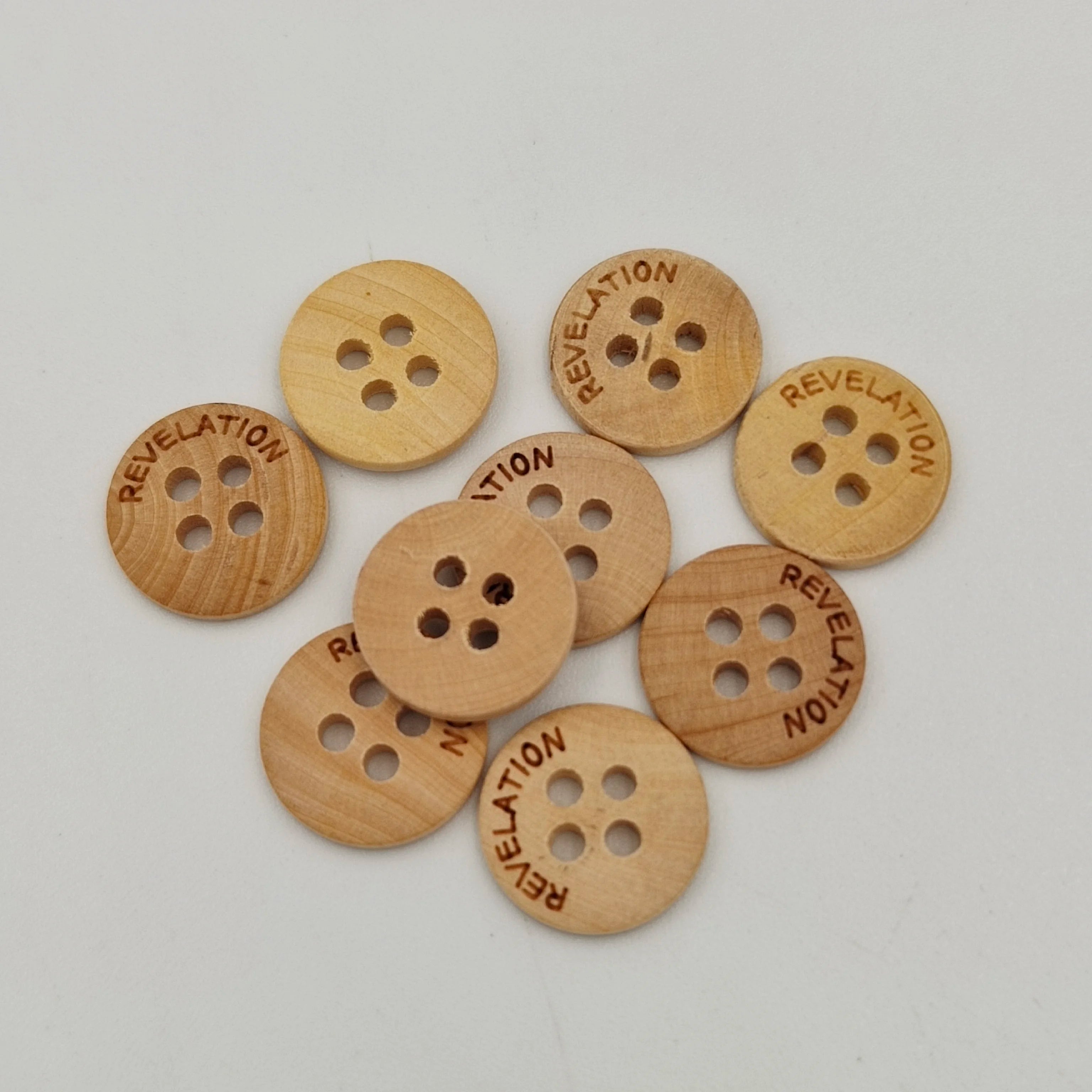Accept Custom Logo High Quality Natural Wood Buttons Eco-friendly Round Natural Wooden Buttons for Shirt Craft