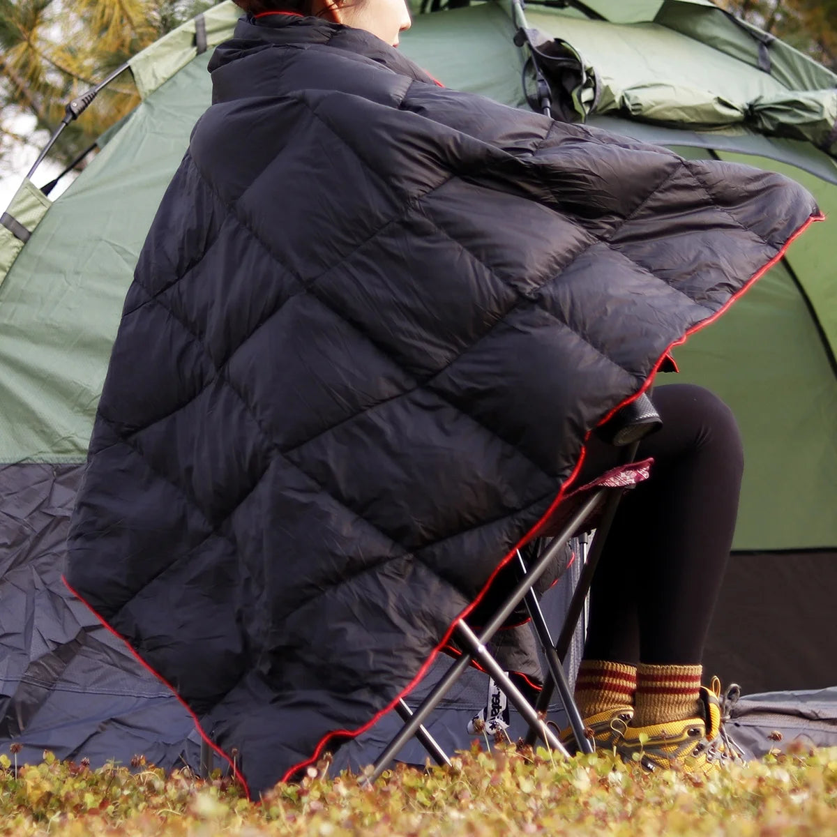 Lightweight Portable 137*203 cm Winter Down Blanket Waterproof and Windproof Camping Blanket for Warmth