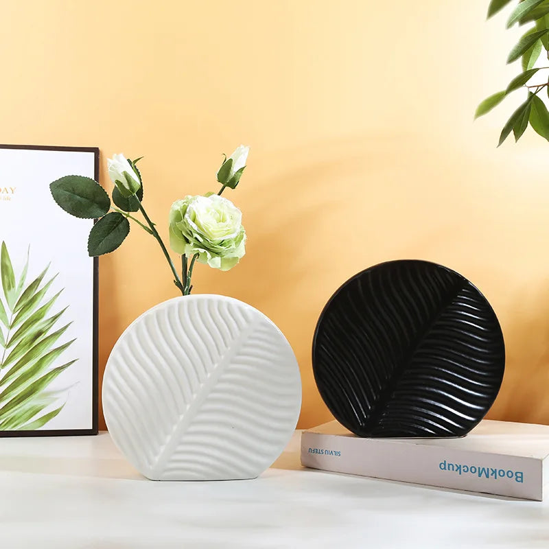Creative Simple Leaf Ceramic Vase Geometric Design Art Deco for Home Desktop Decoration for Living Room Entrance Tabletop Pot