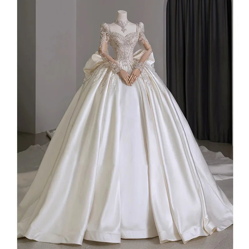 Long Sleeve New Bridal French Princess Large Tail Vintage Court Style Wedding Dress Appliques Lace Empire Silhouette 100%