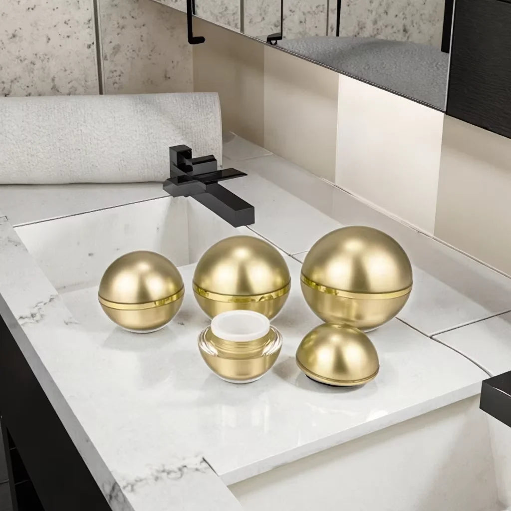 New Style Gold Color Cosmetic Acrylic Powder Jars Empty Stock 50g 30g 15g Spherical Lotion Screw Cap Plastic for Skin Care Cream