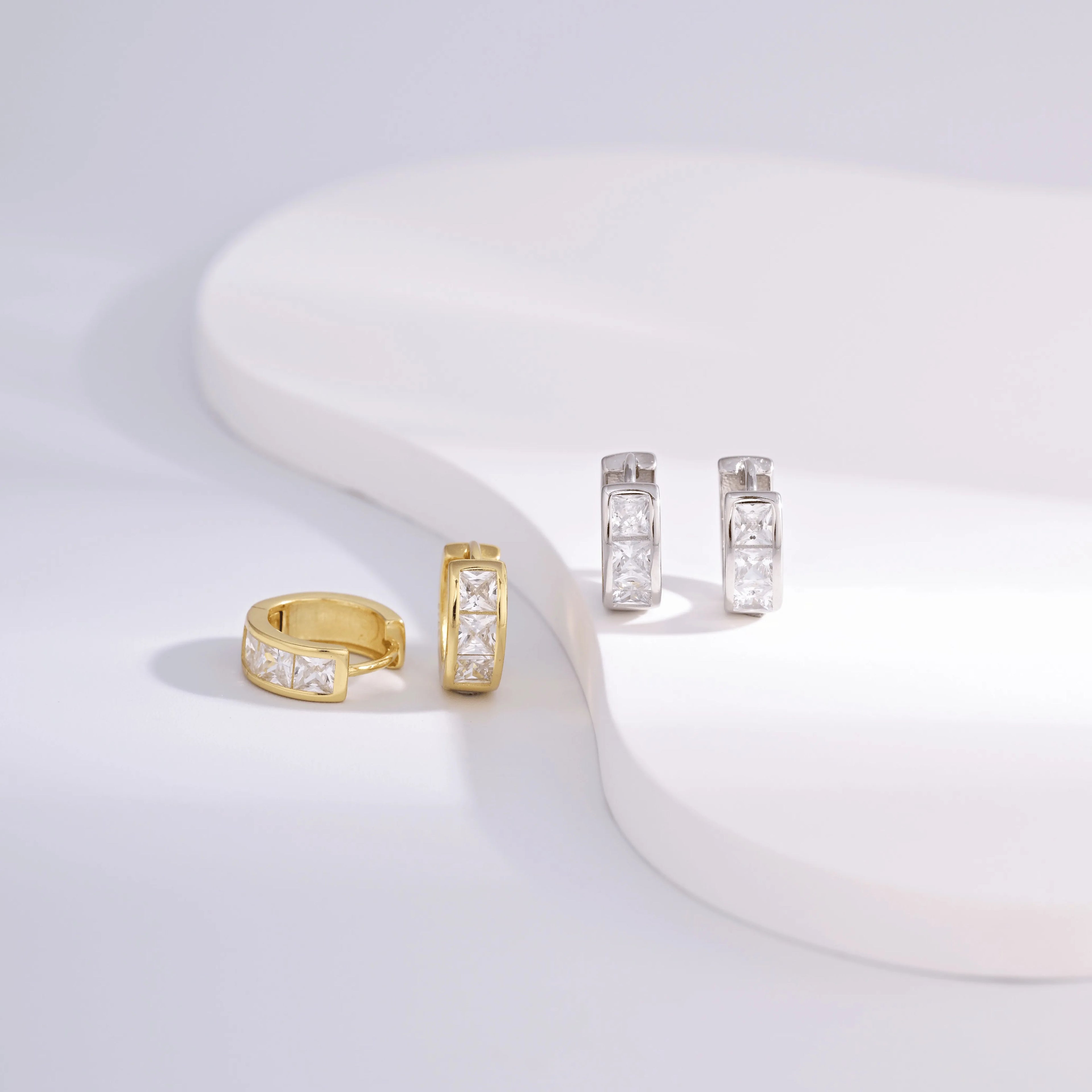 Wholesale Earrings Jewelry Gold Rhodium Plated Full Cubic Zirconia Round Huggie 925 Sterling Silver Fine Jewelry Earrings