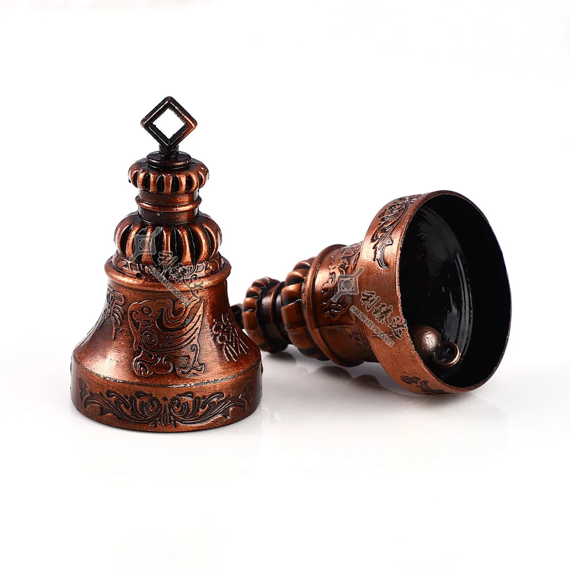 Wholesale Newest Classic Lucky and Blessing Gifts Chinese Wind Bell Tourist Attractions Retro Car Pendant Custom for Key Chain