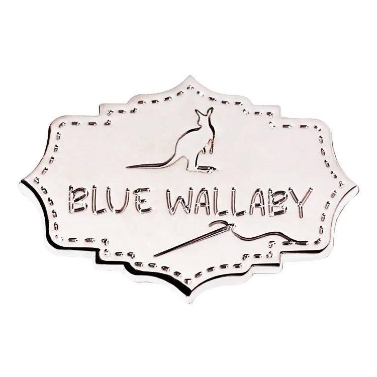 Custom Handbag Hardware Manufacturer Alloy Backpack Metal Name Label Silver Plated Purse Metal Engraved Logo Plate Tags for Hats
