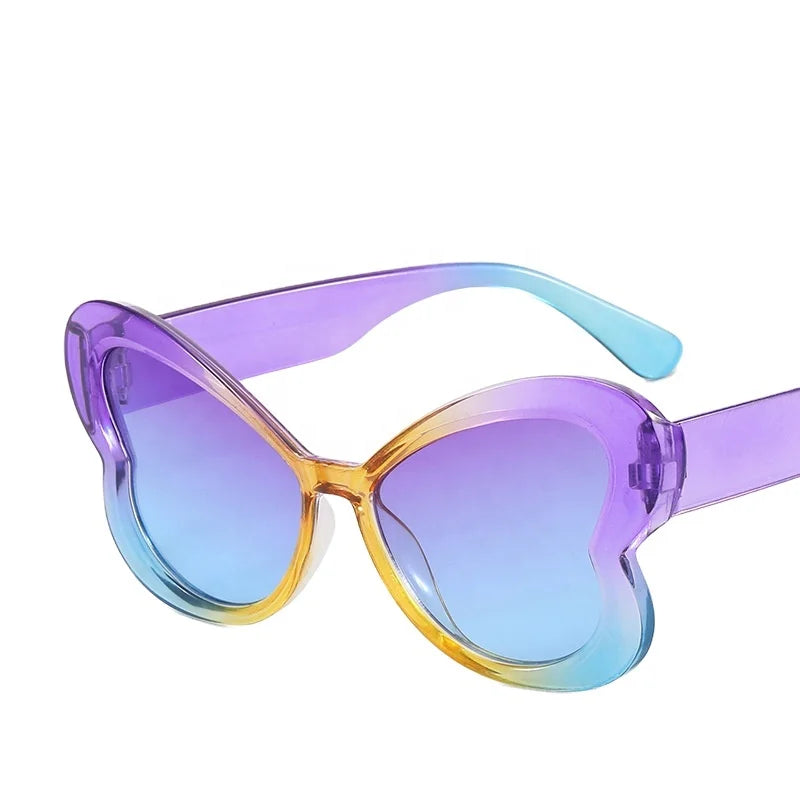 2024 New Fashion Retro Heart Frame Women Sunglasses Oversized Ladies Sunglasses