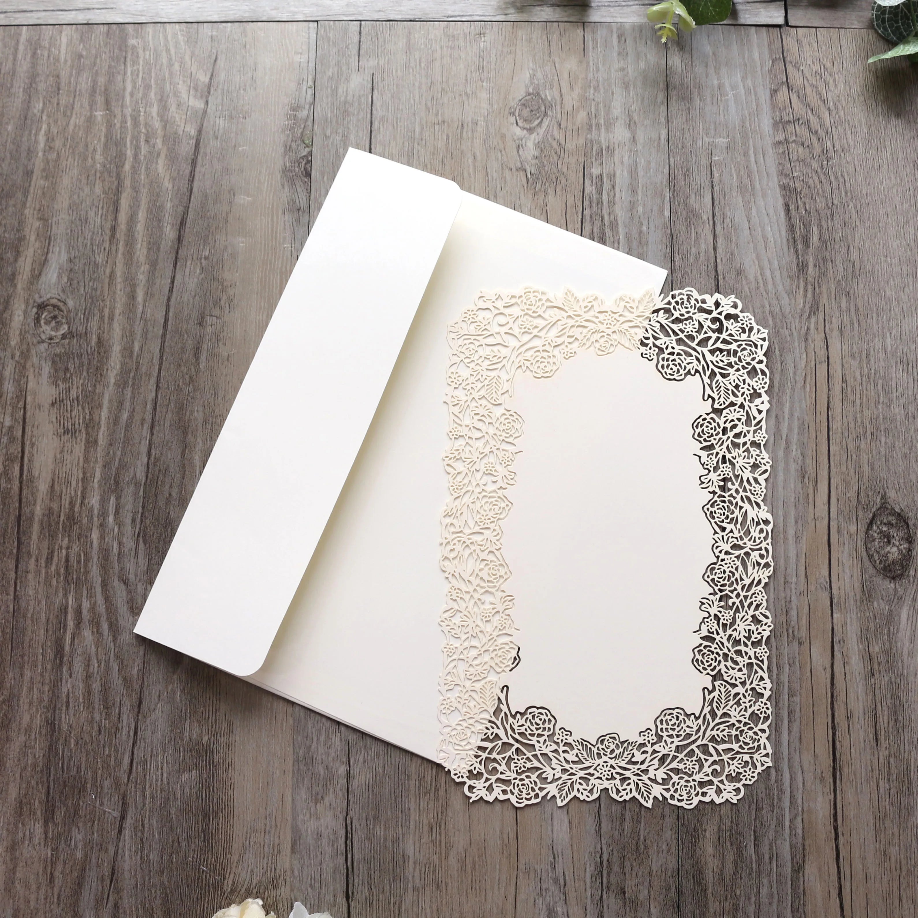 Factory Price White Paper Invitations Laser Cut Flower Edge Blank Cards Custom Logo Paper Handmade Wedding Invitation Card