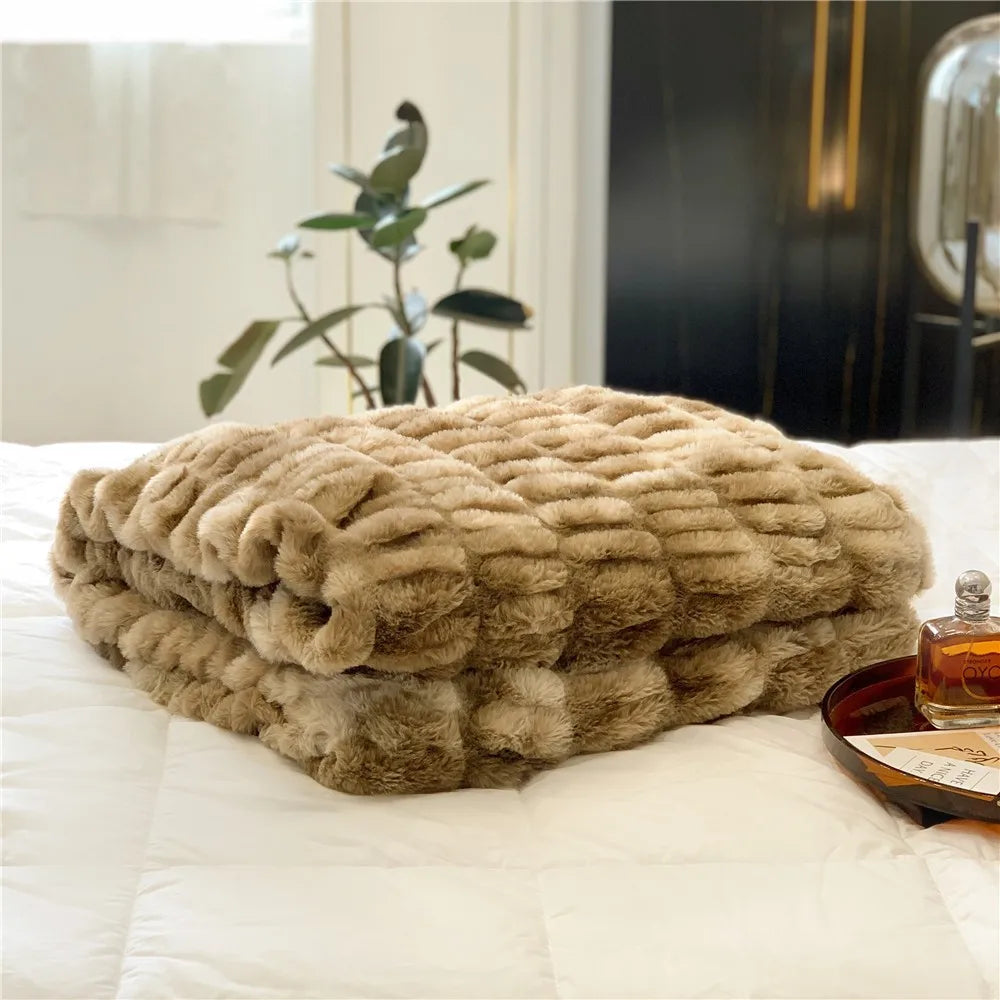 2025 New Soft Wholesale Fleece Blankets Rabbit Mink Throw Double Faux Rabbit Fur Blanket