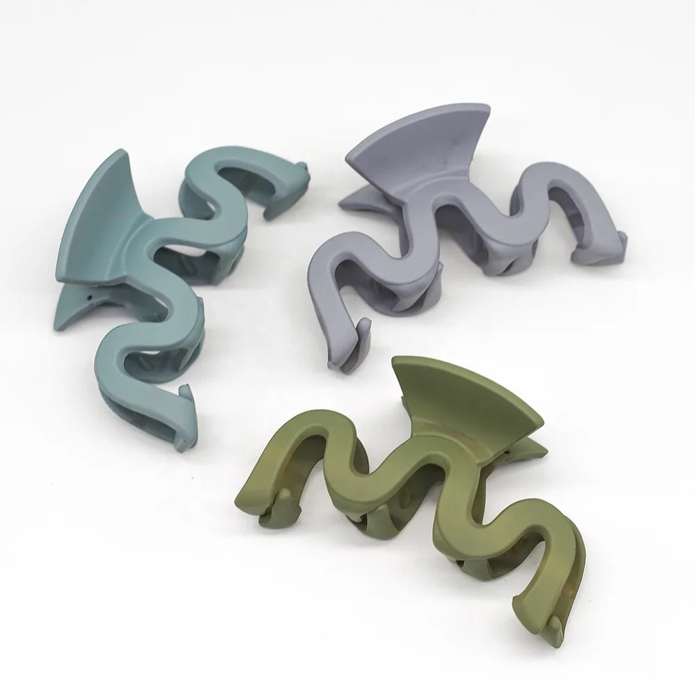 MIO New Arrival French Elegant Large Hair Claw Clips Plastic M-shaped Wave Hair Clamp Accessories for Women