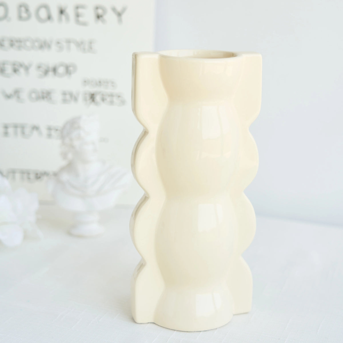 2023 NEW Best Selling Glossy Beige cream Ceramic Vase French vase hydroponic flower Nordic Home Decoration Wholesale