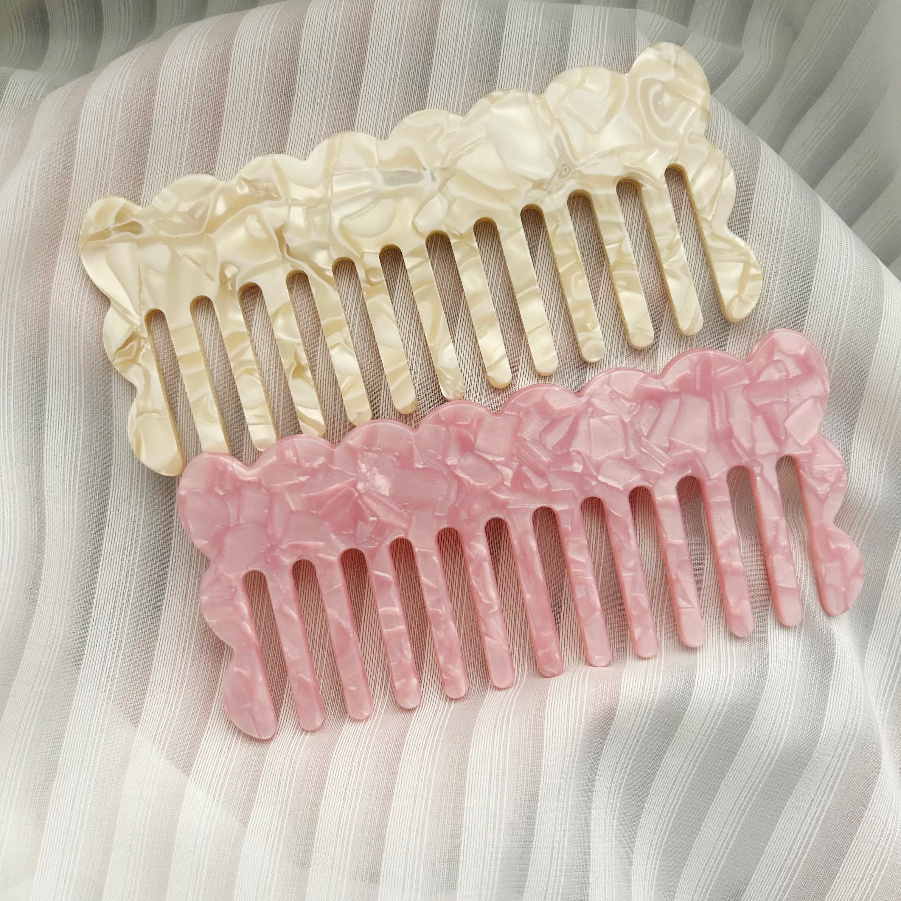 SAIYII Hot Selling Customized Logo Wave Shape Pink Wide Tooth Custo Hair Comb Cellulose Acetate 4 MM Anti-Static Hair Combs