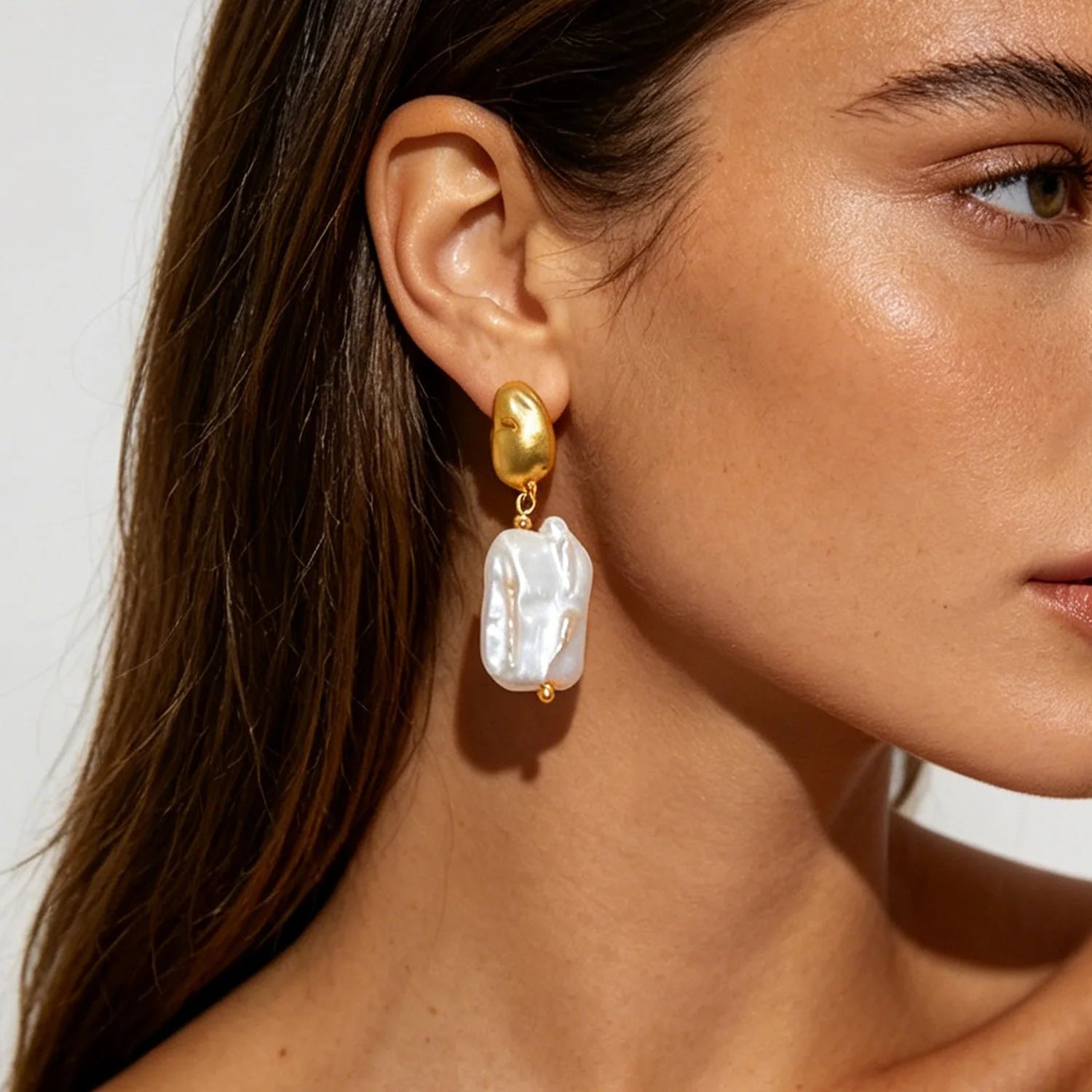 Maiou Designer Elegant Vintage Brass with 18K Gold Plated Natural Freshwater Pearl Drop Earrings for Women Jewelry