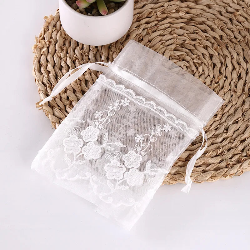 13x18cm Embroidered Small Bags Lace Gift Pouch Drawstring Packaging Eco Friendly Mesh Soap Bags Organza Jewelry Bag 5x7