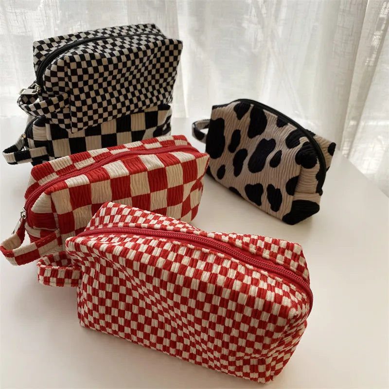 Retro Velvet Travel Cosmetic Bag Portable Flannel Makeup Pouch Women Large Capacity Nordic Style Zipper Cosmetic Travel Bag