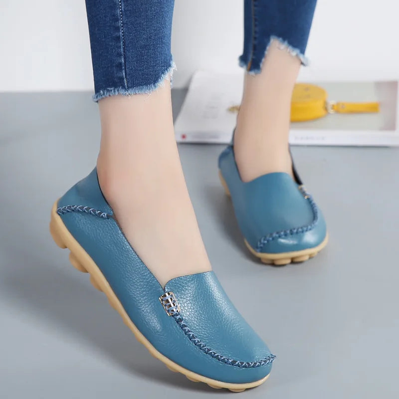 Classic Ladies Nurses Shoes Females Casual Flat Leather Shoes EVA Winter Shoes for Women Sneakers