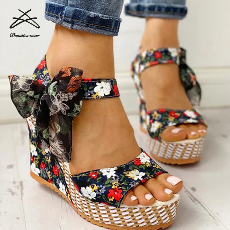 2025 New Design Fashion Women Floral Wedge Wedge Bohemia Flower Beach Sweet Summer Ladies Slide Sandal Shoes