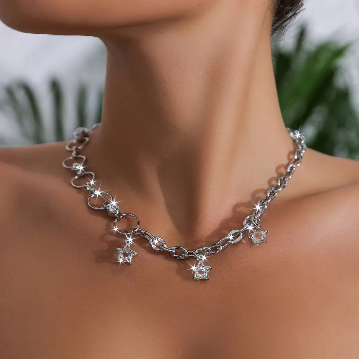 New Design Women's Minimalist Style Punk Hip-Hop Fashion Choker Multi-Layer Exaggerated Star-Shaped Rhinestone Necklace Jewelry