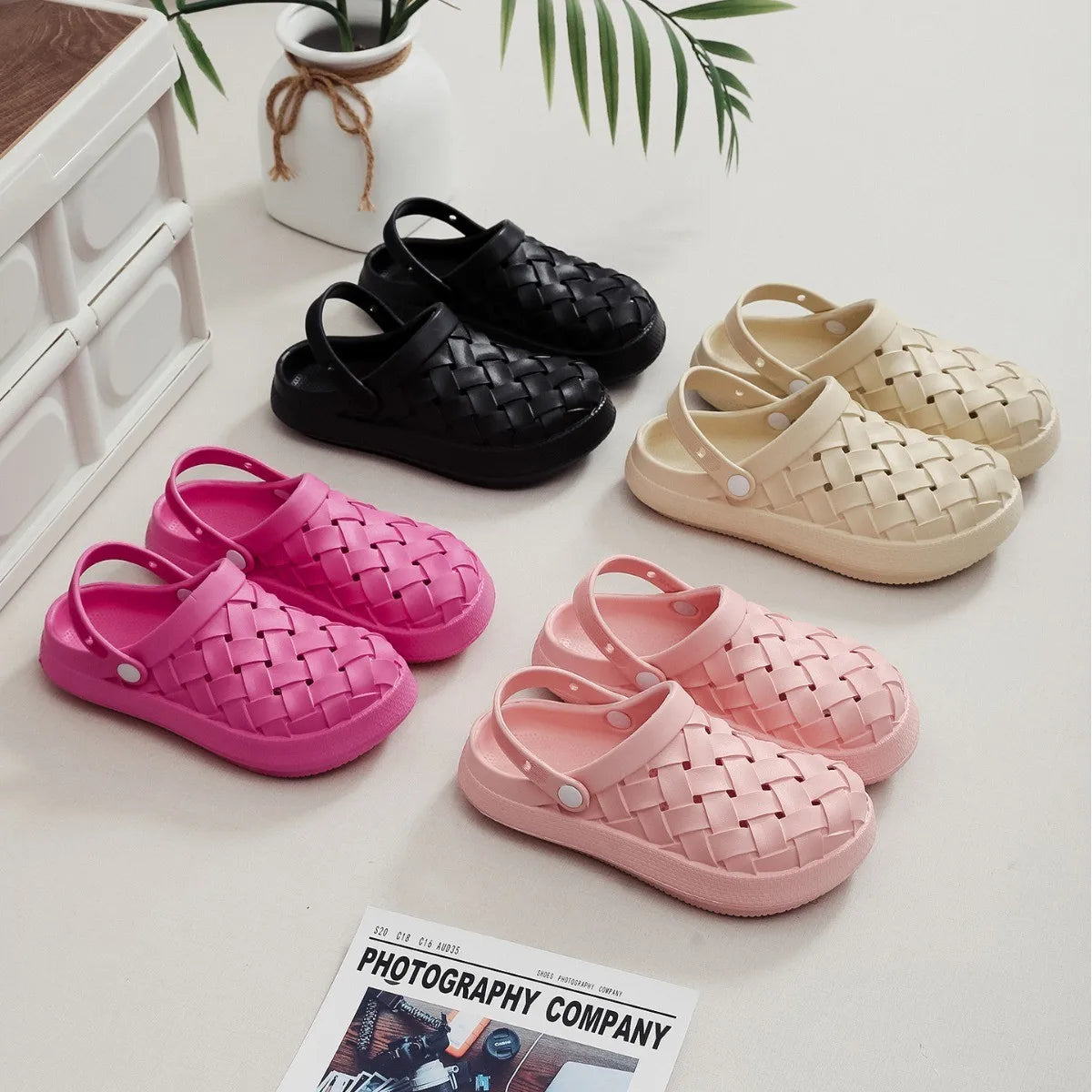 Unisex EVA Clogs & Mules Shoes for Women Hard-Wearing Quick-Drying Indoor Outdoor Slippers for Ladies