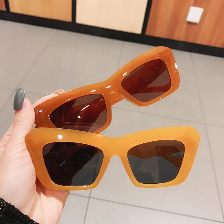2024 Custom Small Triangle Cat Eye Frame Sun Glasses Ins Style Hip Hop Fashion Shades Personality Retro Thick Frame Sunglasses