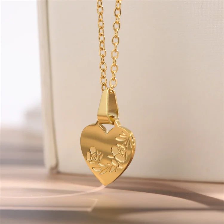 Waterproof Stainless Steel Jewelry Women Chic Jewellery Heart Charm Pendant Engraved Flower Necklace