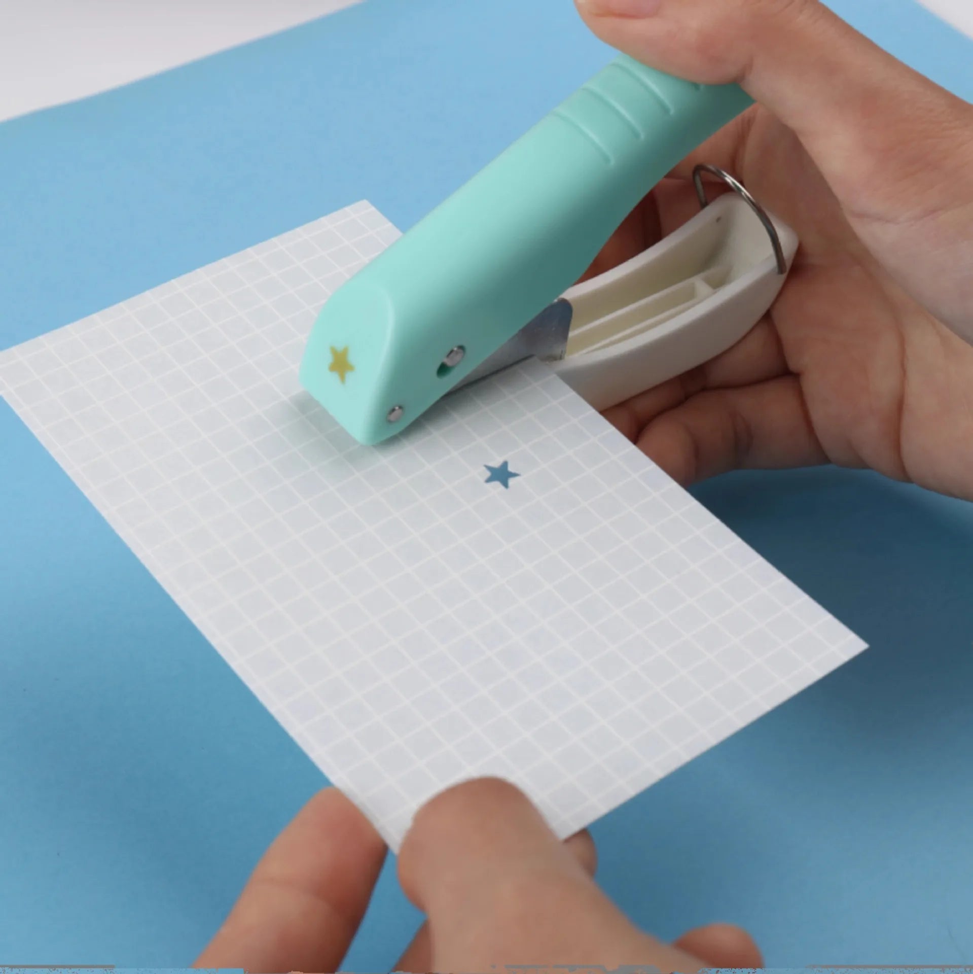 STARPRINT Single Hole Embossing Machine Model 873 3MM Round Hole Puncher Handy Pattern Handbook 11.5x11x4.5cm