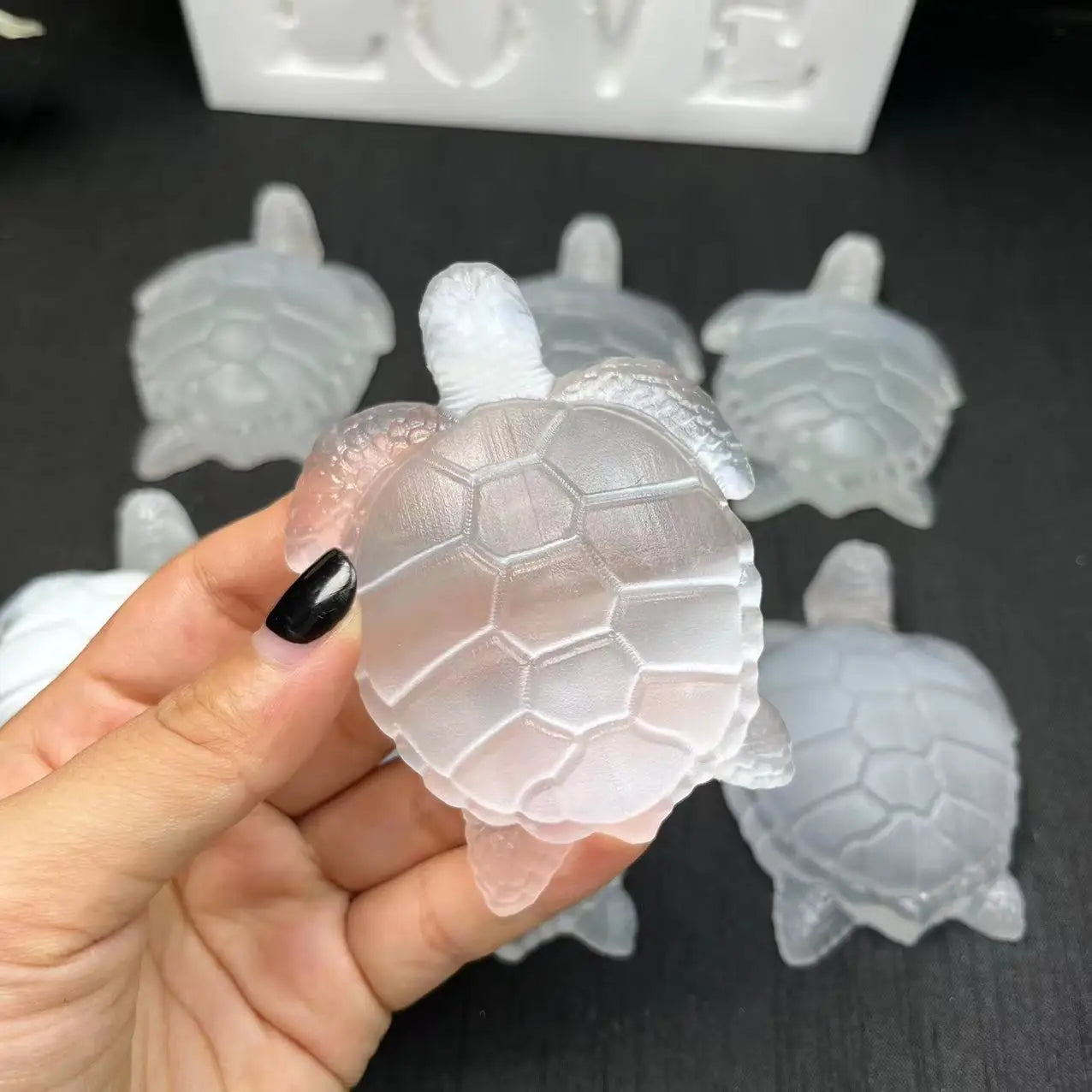 Wholesale Natural Healing Stone Crystal Carvings Beautiful Selenite Turtle for Decoration