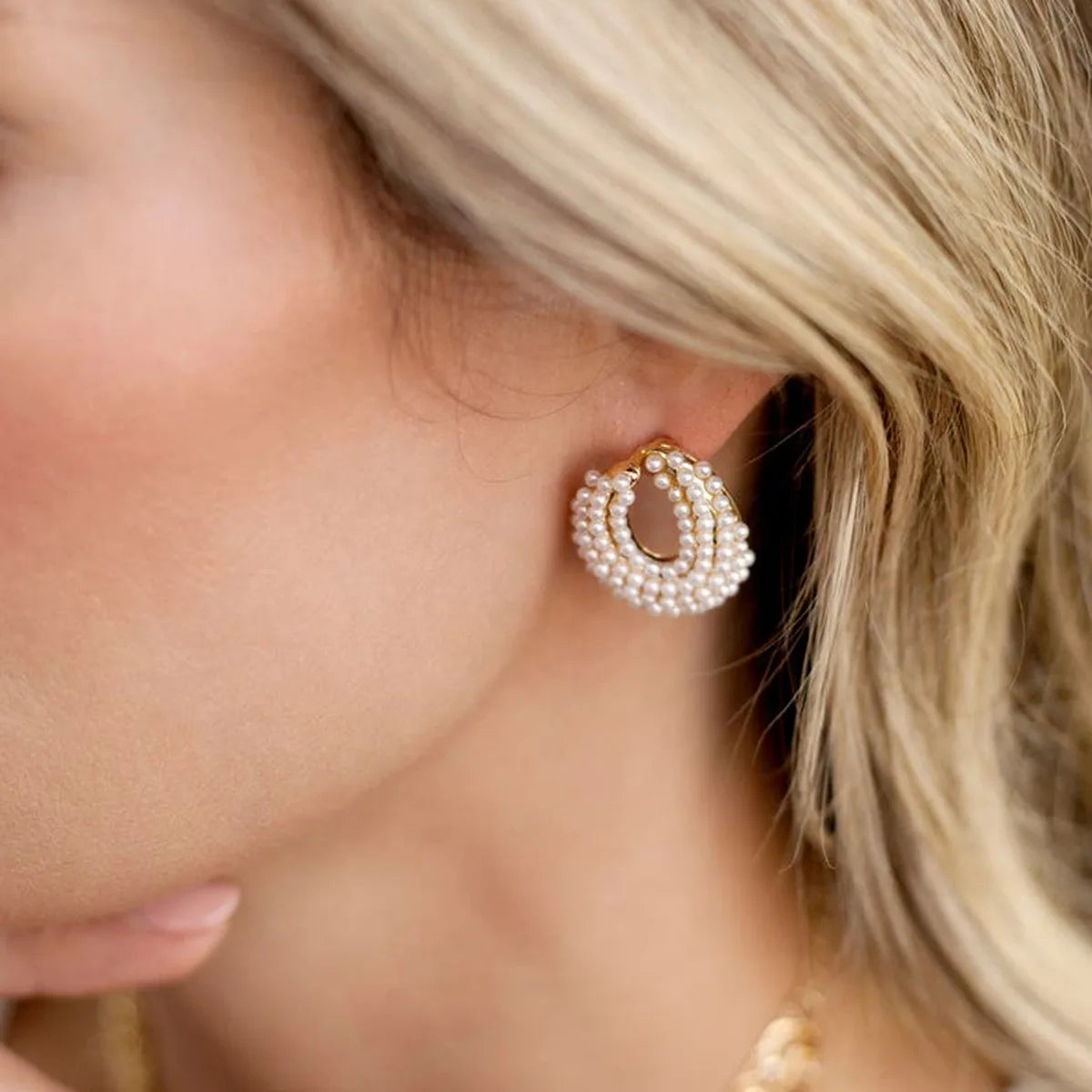 New Arrival Geometric Jewelry Stainless Steel Earring 18K Gold Plated Hollow Round Imitation Pearl Hoop Earrings for Women