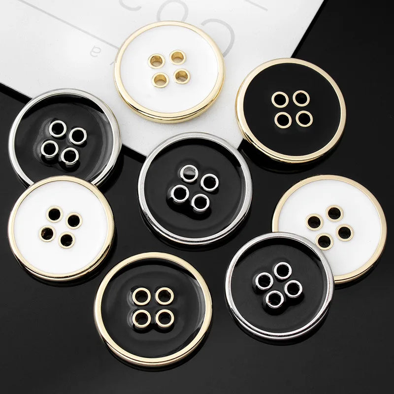 Fashion 4-Hole Eco-Friendly Flatback Sewing Button Zinc Alloy Oil Metal Plating Custom Engraved Logo Multi-Size Garment