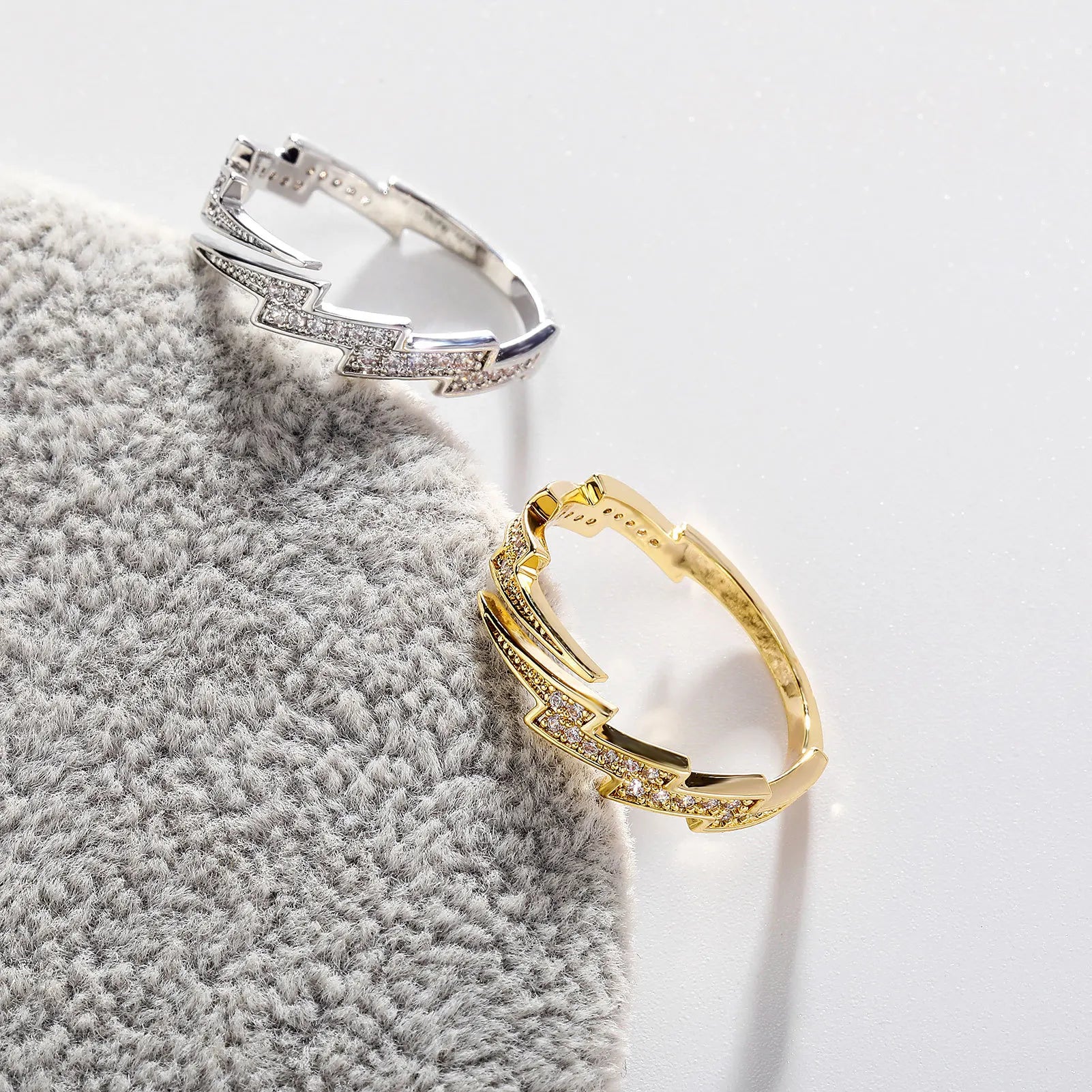New Fashion Lightning Shaped Open Rings Micro Pave Cubic Zirconia CZ Ring Fashion Personality Temperament Couple Ring