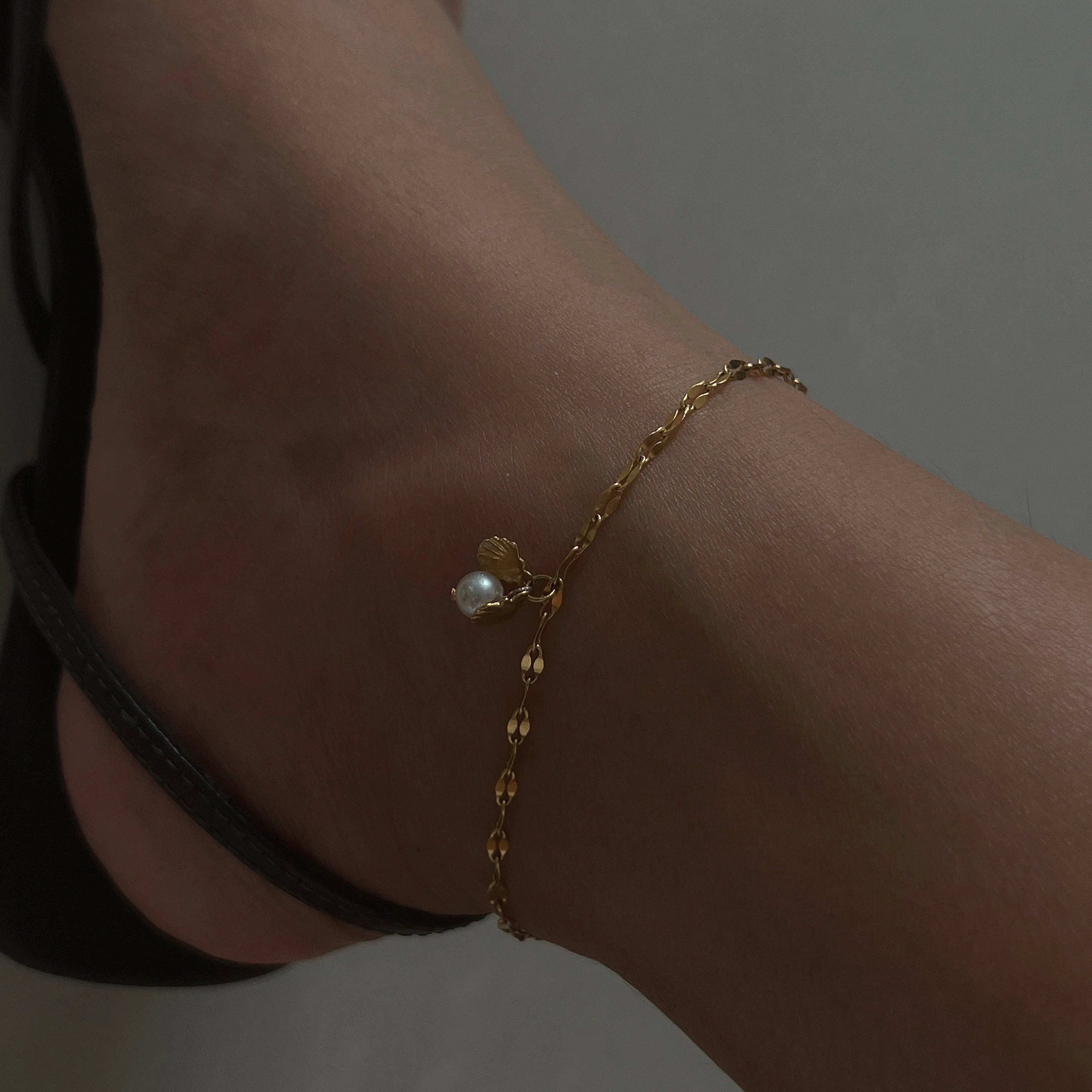 2024 Dazan New Ins 18k Gold Plated Tarnish Free Stainless Steel Natural Pearl Pendant Coffee Bean Chain Anklet for Women