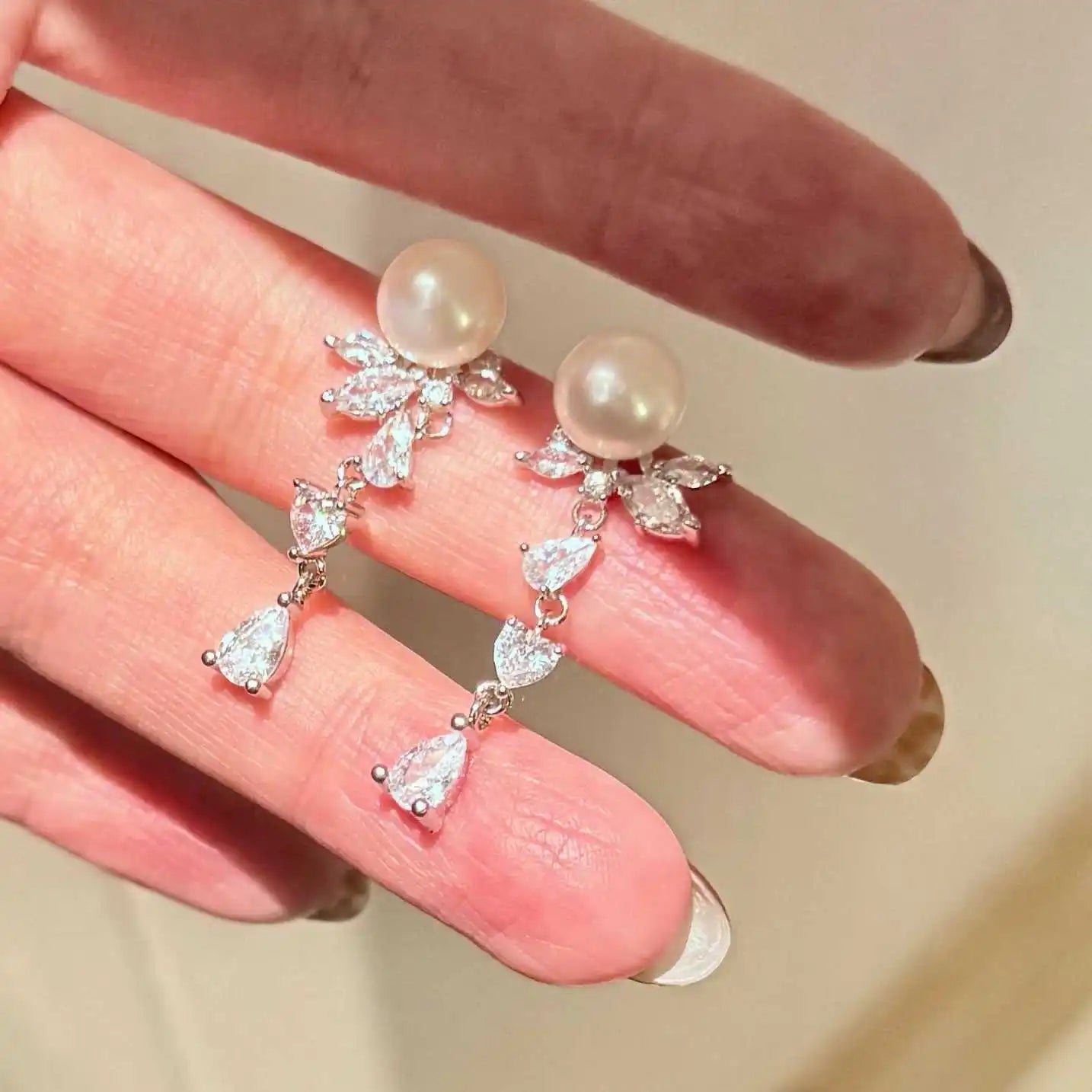 Anti Allergy Design Platinum Plated AAAA Crystal Flower Tassel Earrings 8-9mm Natural White Freshwater Pearl Long Earrings