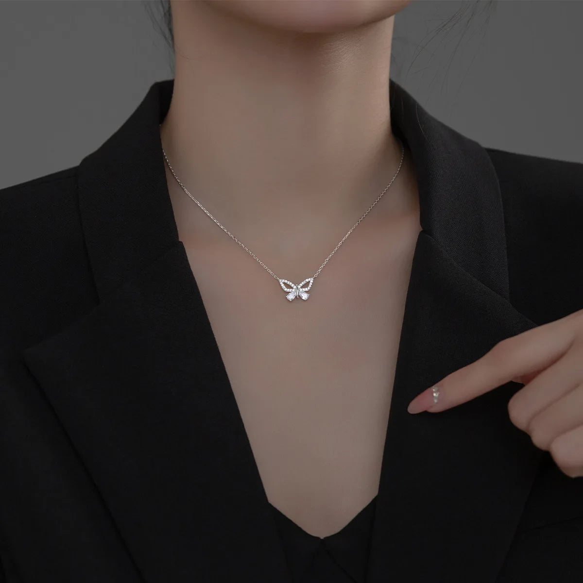 Hainon S925 Sterling Silver Butterfly Temperament Versatile Pendant Necklace Ladies Fashion Decorative Jewelry