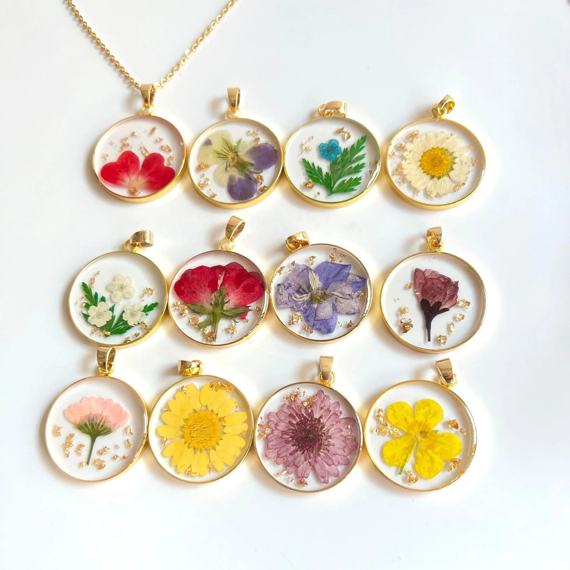 Retro Creative Birth Month Pressed Flower Pendant Natural Resin Dried Necklace