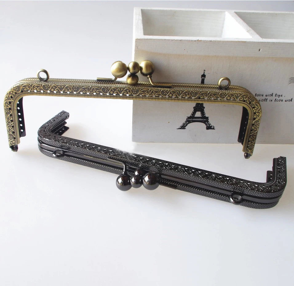 Wholesale Popular 21cm Square Embossed Metal Frame Purse Handbag with Handle and Lock From Guangdong Js Brand MegaBDM
