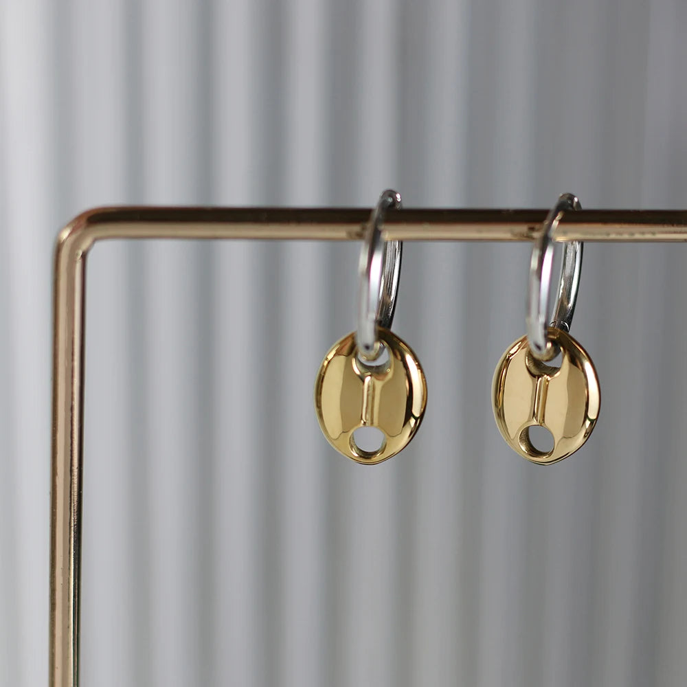 Moge Funky Two Tone Coffee Bean Ear Stud Simple Pig Nose Oval Ladies Korean Jewelry Huggie Earrings for Women Daily Wear