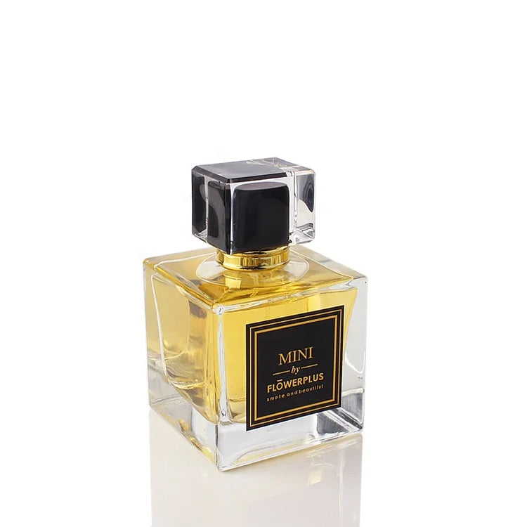 Free Sample Wholesale Luxury Custom square Glass Bottle  50ml 100ml Spray Empty Glass Perfume Bottle