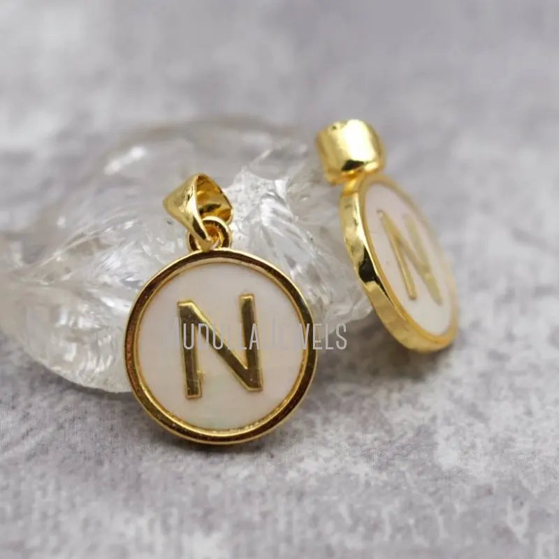 PM32442 Alphabet Seashell Pendants Jewellery Initial Gold Plated Blister Pearl Shell Round Shape Letter N N-shaped Pendant