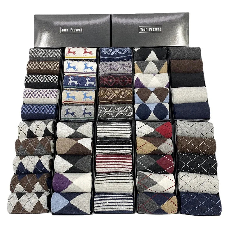 Custom Wholesaler Professional Men's Fashion Trend Crew Fancy Dress Socks Casual Business Men Dress Socks in Gift Packing Box