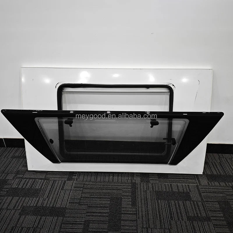 Factory Direct Price RV Transparent Skylight Space Saving Design for Caravan Ventilation Needs