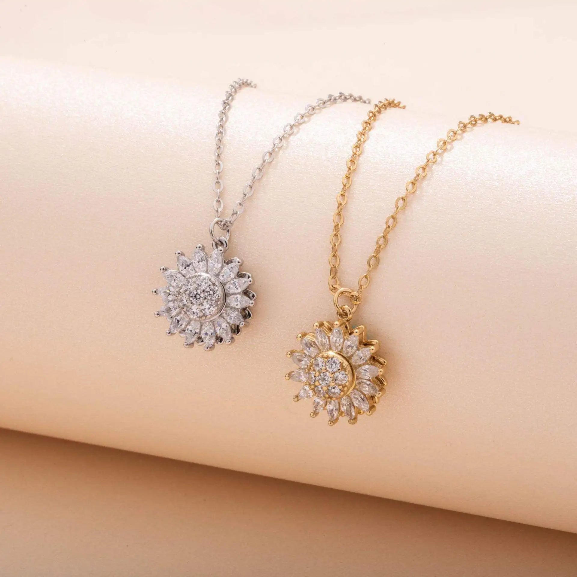 Hot Selling Stainless Steel Chain Necklace Copper Plated Shiny Zircon Rotating Spinning Sunflower Pendant Necklace
