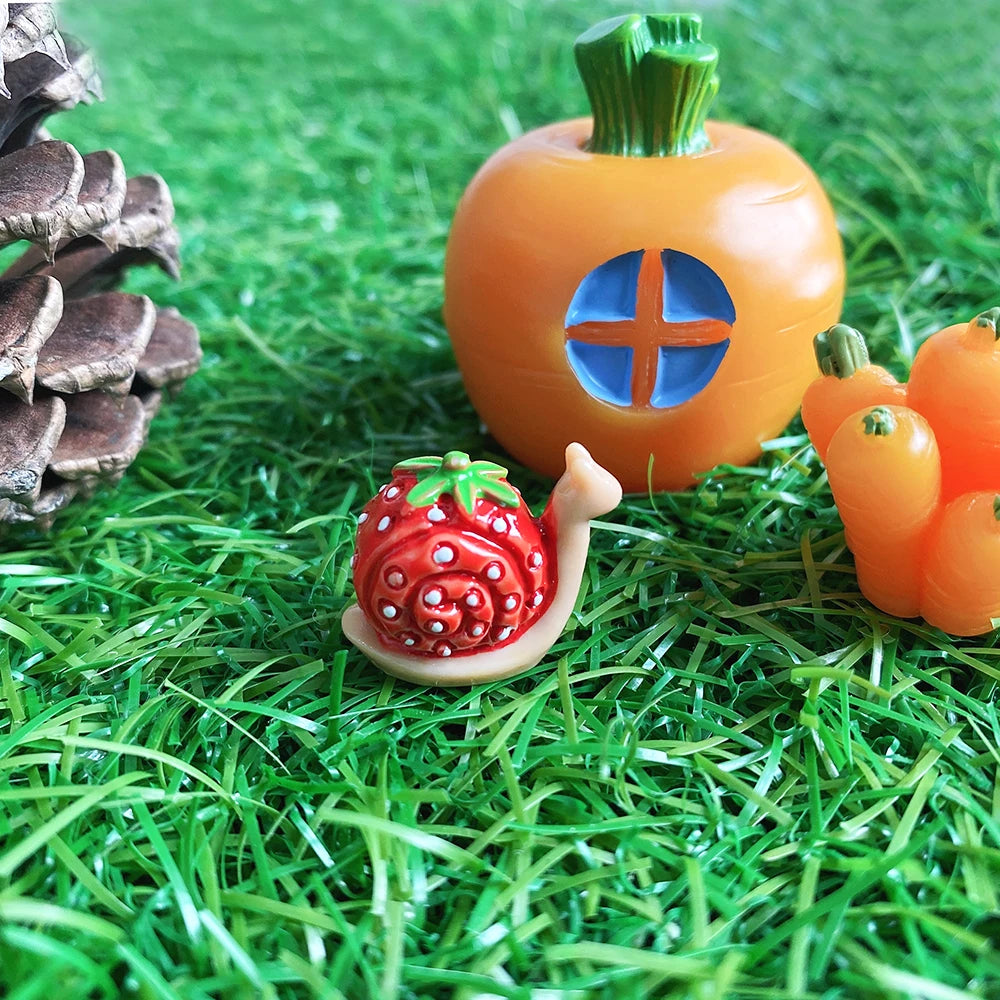 Wholesale Price 3D Snail Mold Resin Charms Fairy Garden Decoration Dollhouse Accessories Ornaments Resin