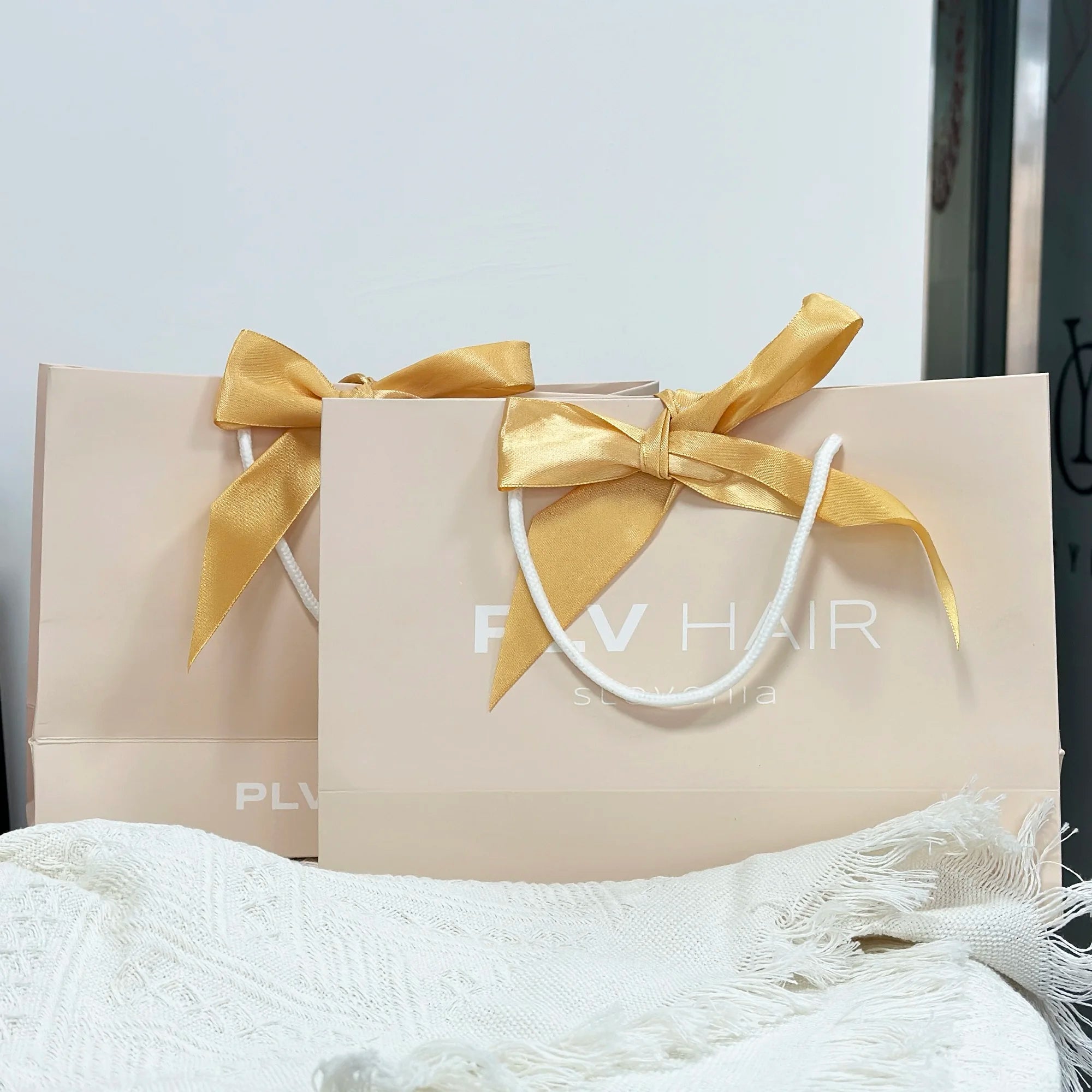 Unique Apricot Beige Cream Custom Clothes/shoes Paper Bag Gift Packaging With Ribbon Handles Bow Paper Party Gift Bags for Kids