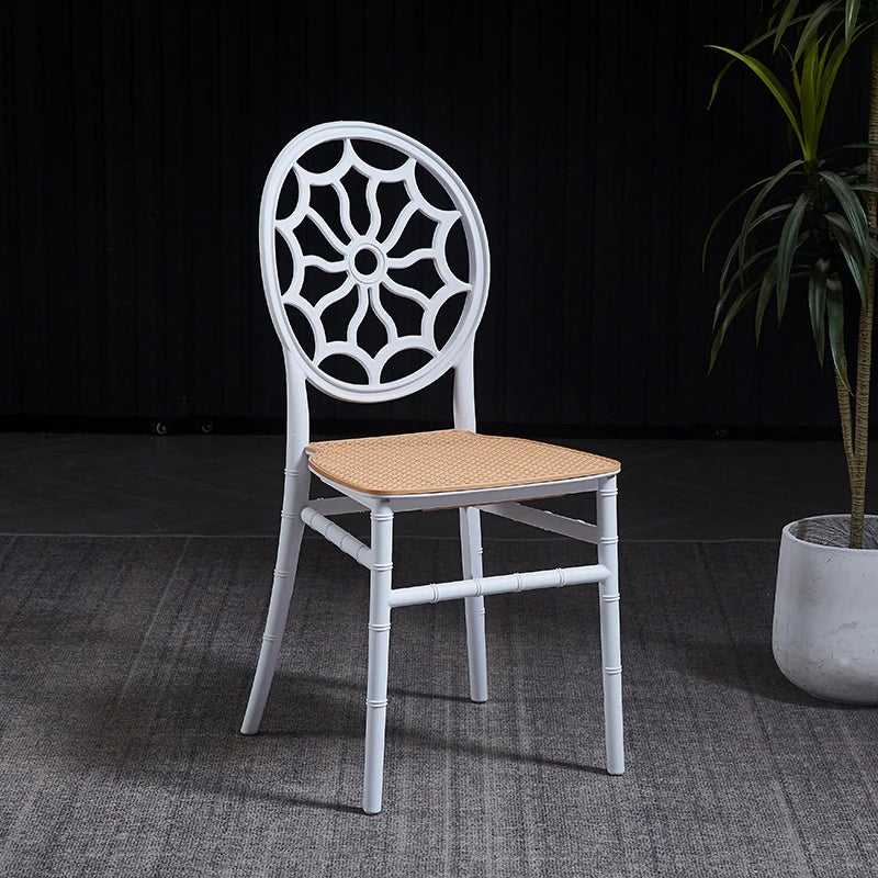 2024 New Style Armless White Wedding Plastic Chair New Design Wholesale Stackable White Plastic Banquet Chair