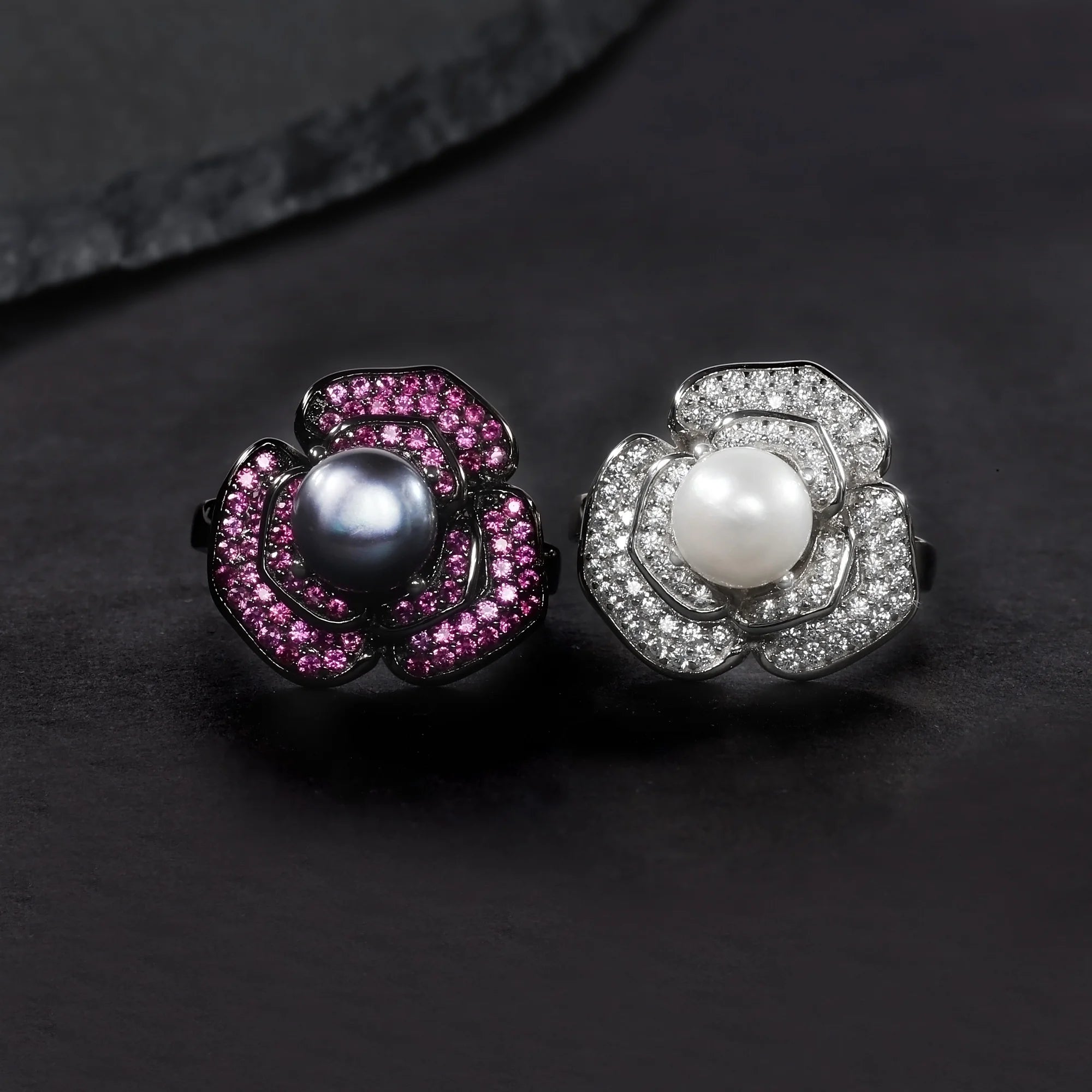 Abiding Elegant Designs Black Gun Plated Flower Shape White Black Fresh Water Pearl 925 Sterling Silver Cocktail Ring for Women